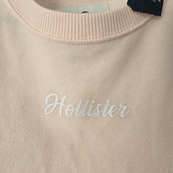 NWT- Hollister Pale Pink Cropped Crewneck Lightweight Sweatshirt Size Small - Picture 3 of 9